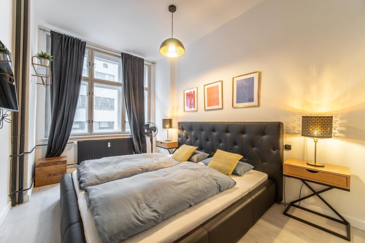 Sunny Central Apartment On Wenceslas Square By Easybnb Prag Exteriör bild