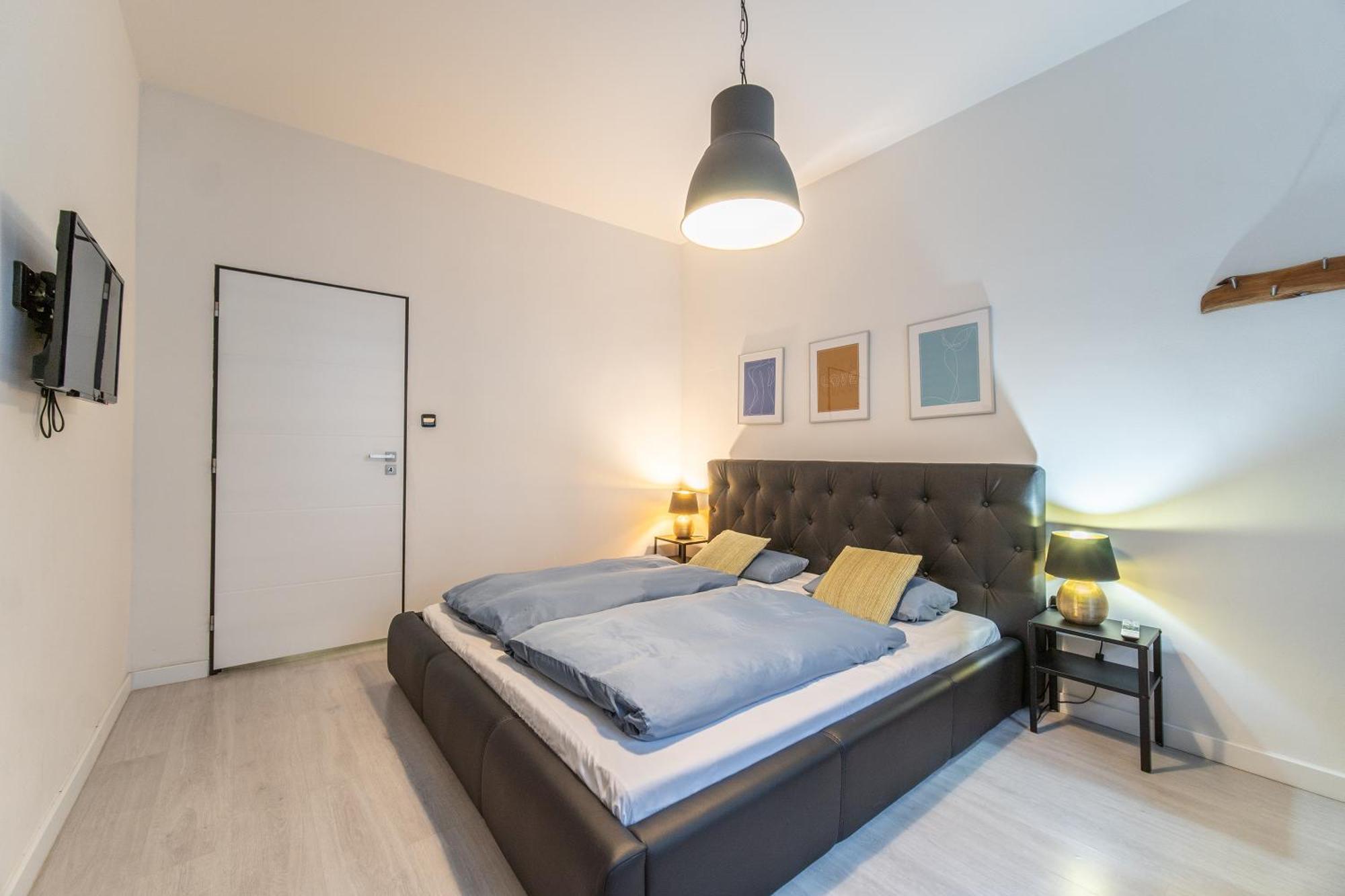 Sunny Central Apartment On Wenceslas Square By Easybnb Prag Exteriör bild