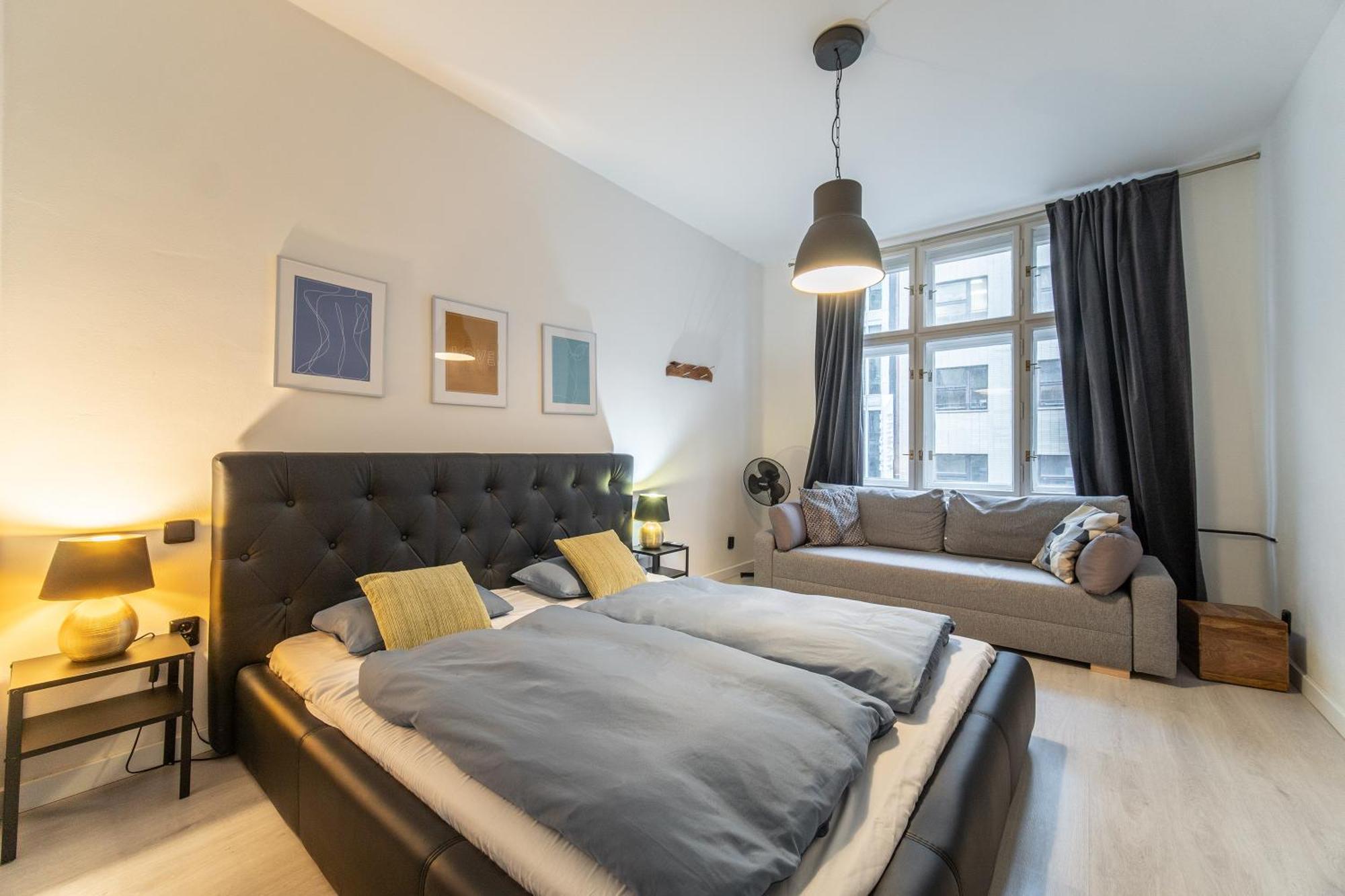 Sunny Central Apartment On Wenceslas Square By Easybnb Prag Exteriör bild