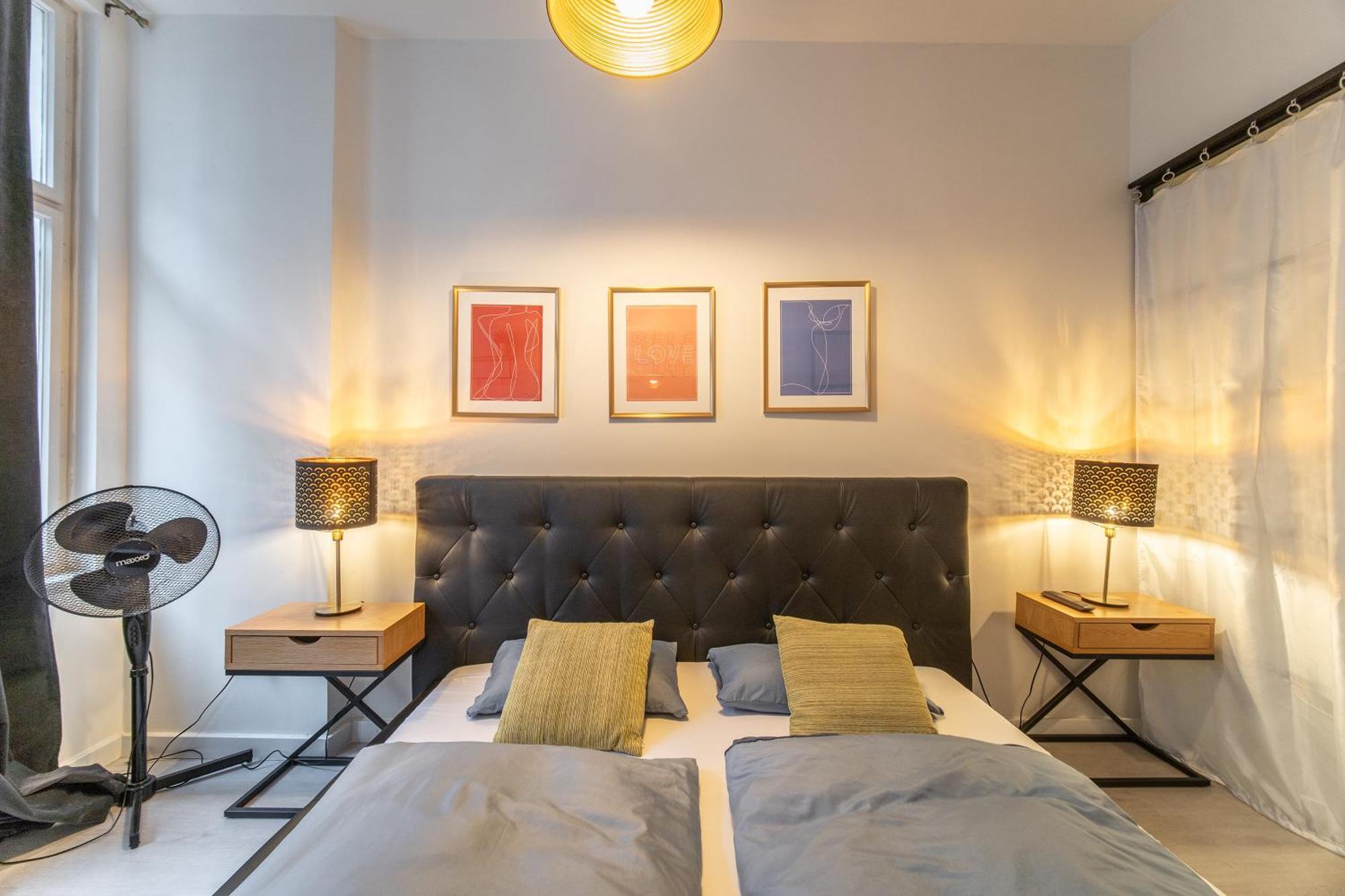 Sunny Central Apartment On Wenceslas Square By Easybnb Prag Exteriör bild