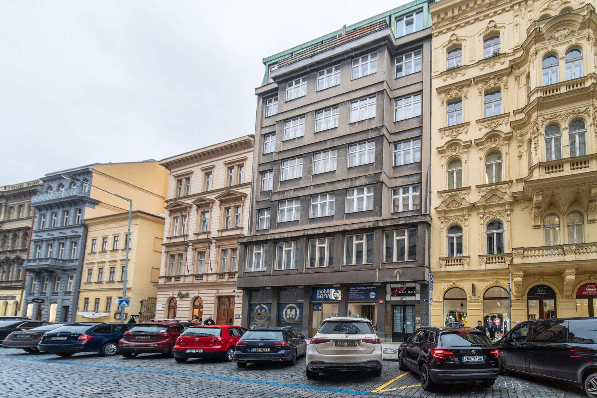 Sunny Central Apartment On Wenceslas Square By Easybnb Prag Exteriör bild